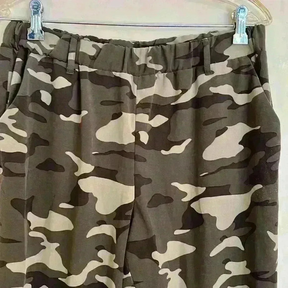 One by Chapter One Womens M Jogger Pants Army green Brown Tan drawstring Camo - Picture 3 of 11